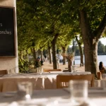Restaurant les planches vichy sur terrasse au bord de l’Allier