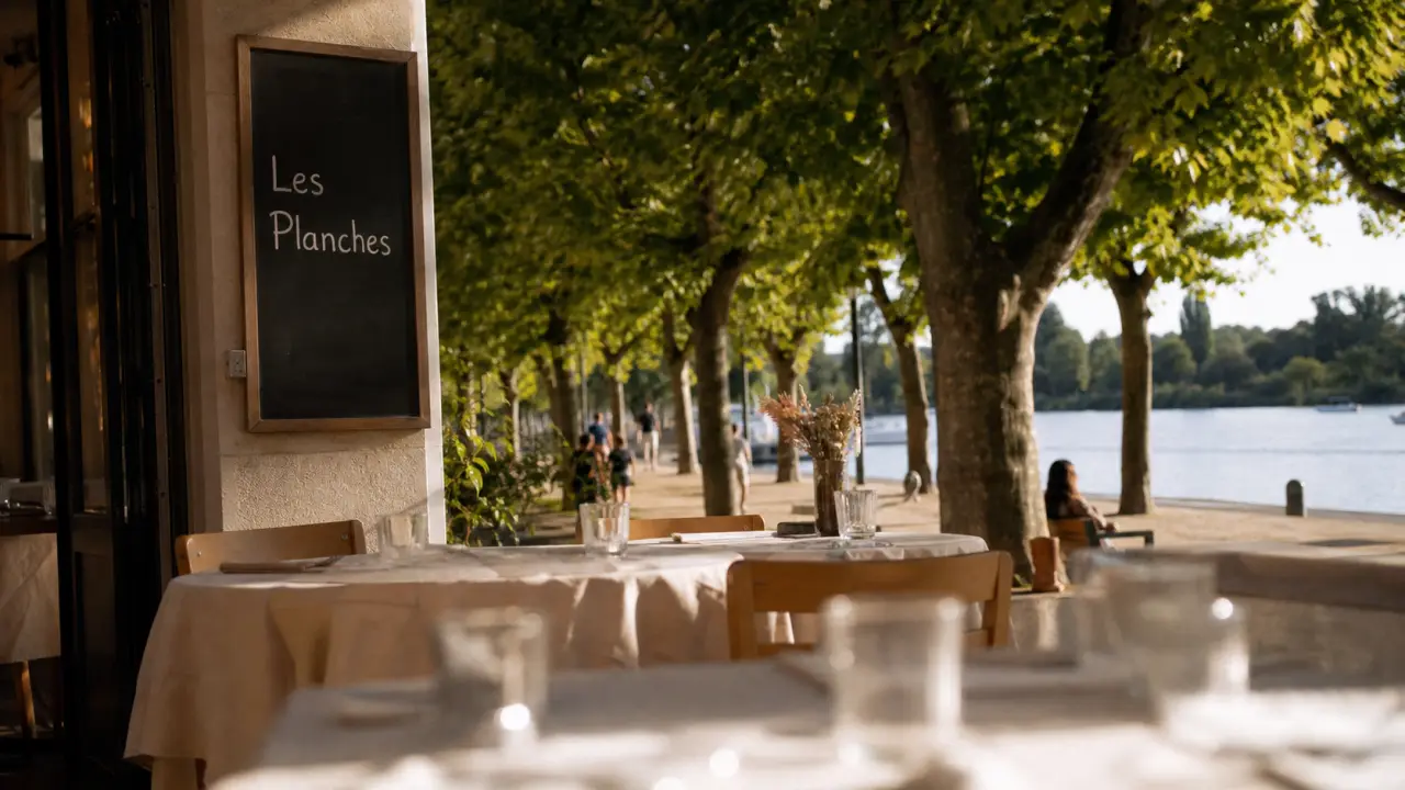 Restaurant les planches vichy sur terrasse au bord de l’Allier